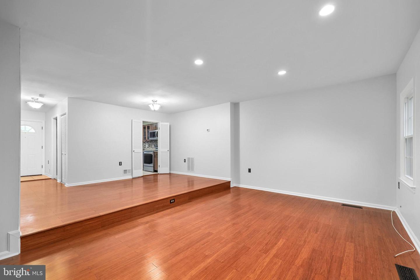 2845 SEMINOLE RD, WOODBRIDGE, Virginia 22192, 3 Bedrooms Bedrooms, ,3 BathroomsBathrooms,Residential,For sale,2845 SEMINOLE RD,VAPW2099128 MLS # VAPW2099128