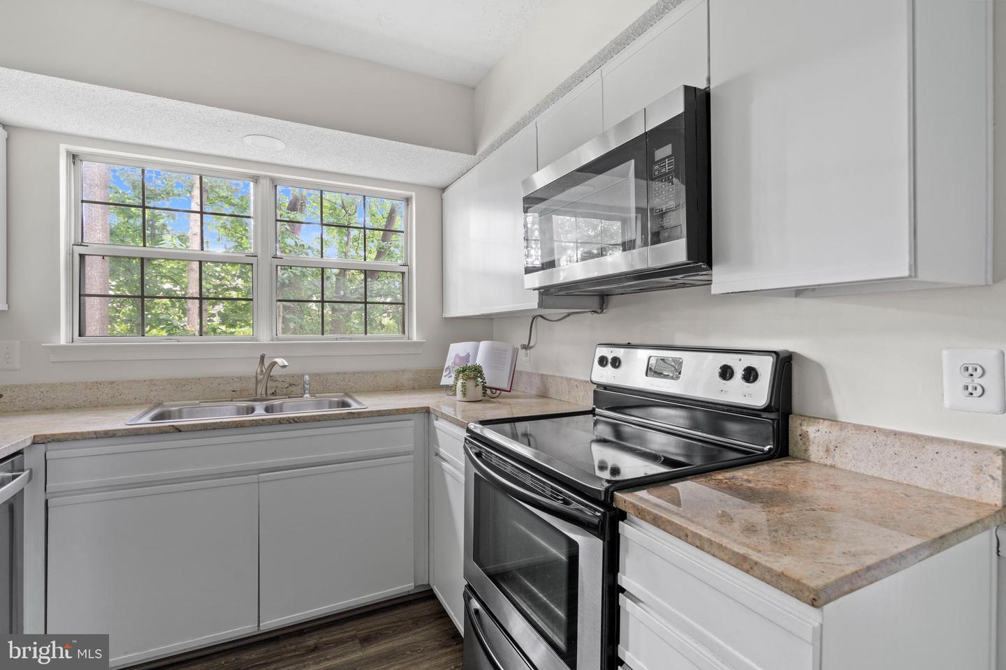 12023 GOLF RIDGE CT #201, FAIRFAX, Virginia 22033, 2 Bedrooms Bedrooms, ,2 BathroomsBathrooms,Residential,For sale,12023 GOLF RIDGE CT #201,VAFX2255214 MLS # VAFX2255214