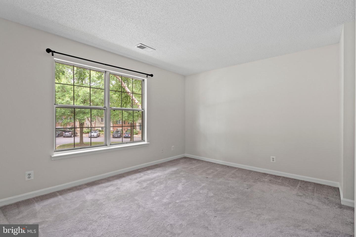 12023 GOLF RIDGE CT #201, FAIRFAX, Virginia 22033, 2 Bedrooms Bedrooms, ,2 BathroomsBathrooms,Residential,For sale,12023 GOLF RIDGE CT #201,VAFX2255214 MLS # VAFX2255214