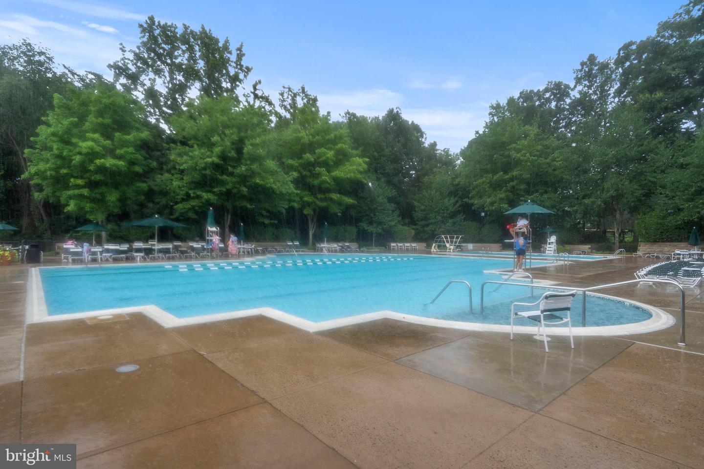 12023 GOLF RIDGE CT #201, FAIRFAX, Virginia 22033, 2 Bedrooms Bedrooms, ,2 BathroomsBathrooms,Residential,For sale,12023 GOLF RIDGE CT #201,VAFX2255214 MLS # VAFX2255214