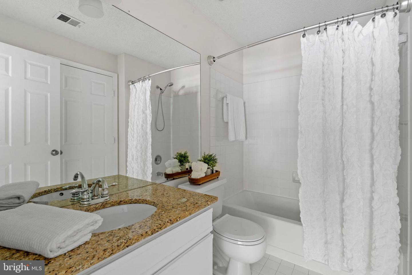 12023 GOLF RIDGE CT #201, FAIRFAX, Virginia 22033, 2 Bedrooms Bedrooms, ,2 BathroomsBathrooms,Residential,For sale,12023 GOLF RIDGE CT #201,VAFX2255214 MLS # VAFX2255214