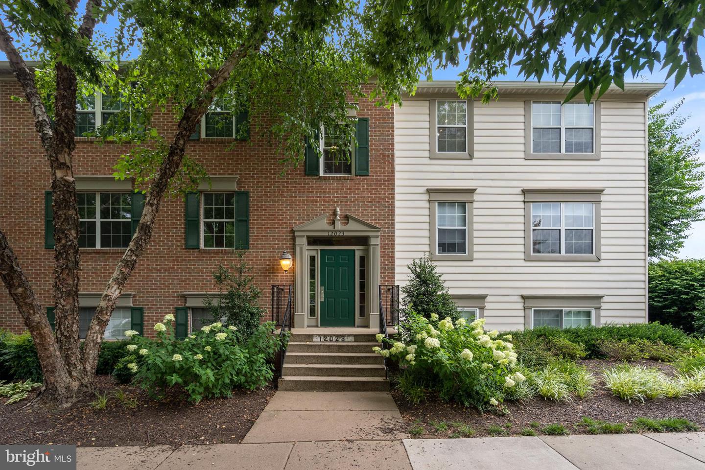 12023 GOLF RIDGE CT #201, FAIRFAX, Virginia 22033, 2 Bedrooms Bedrooms, ,2 BathroomsBathrooms,Residential,For sale,12023 GOLF RIDGE CT #201,VAFX2255214 MLS # VAFX2255214