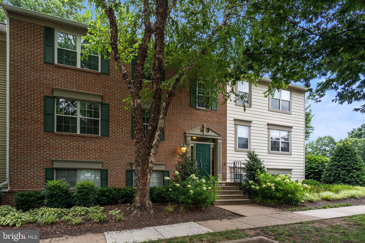 12023 GOLF RIDGE CT #201, FAIRFAX, Virginia 22033, 2 Bedrooms Bedrooms, ,2 BathroomsBathrooms,Residential,For sale,12023 GOLF RIDGE CT #201,VAFX2255214 MLS # VAFX2255214