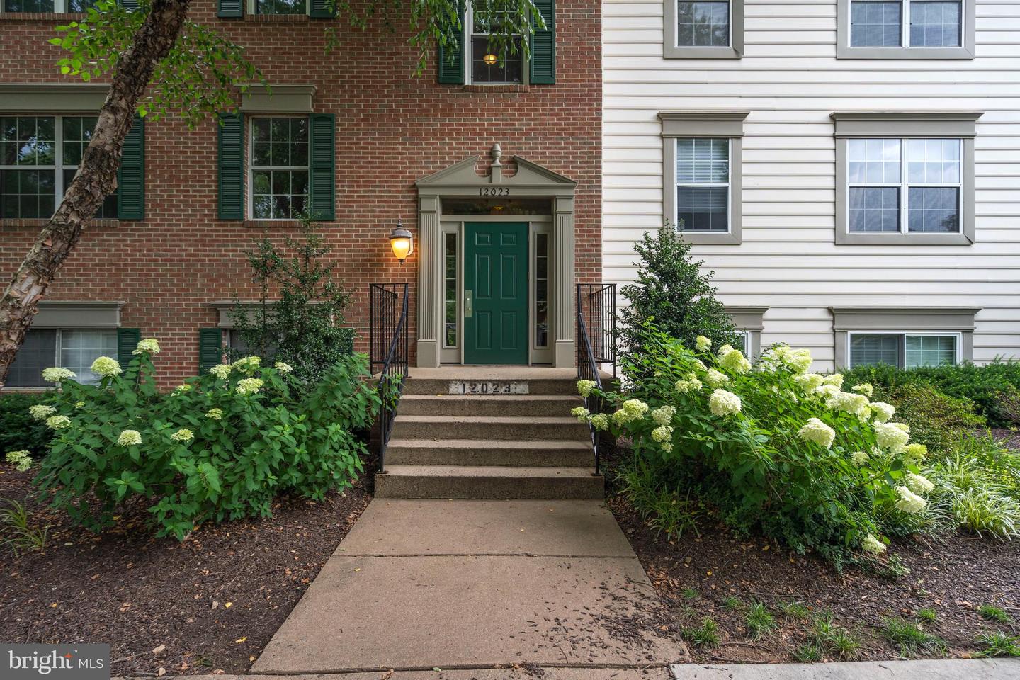 12023 GOLF RIDGE CT #201, FAIRFAX, Virginia 22033, 2 Bedrooms Bedrooms, ,2 BathroomsBathrooms,Residential,For sale,12023 GOLF RIDGE CT #201,VAFX2255214 MLS # VAFX2255214