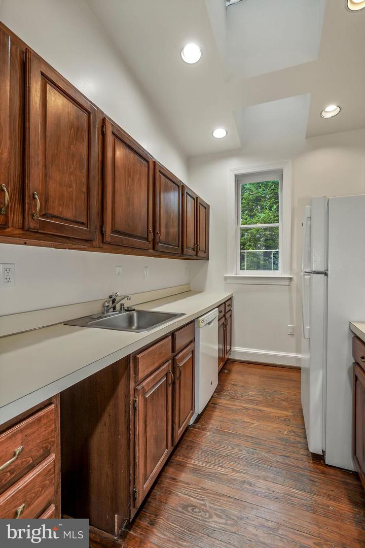 3333 N ST NW #7, WASHINGTON, District Of Columbia 20007, 2 Bedrooms Bedrooms, ,2 BathroomsBathrooms,Residential,For sale,3333 N ST NW #7,DCDC2210274 MLS # DCDC2210274