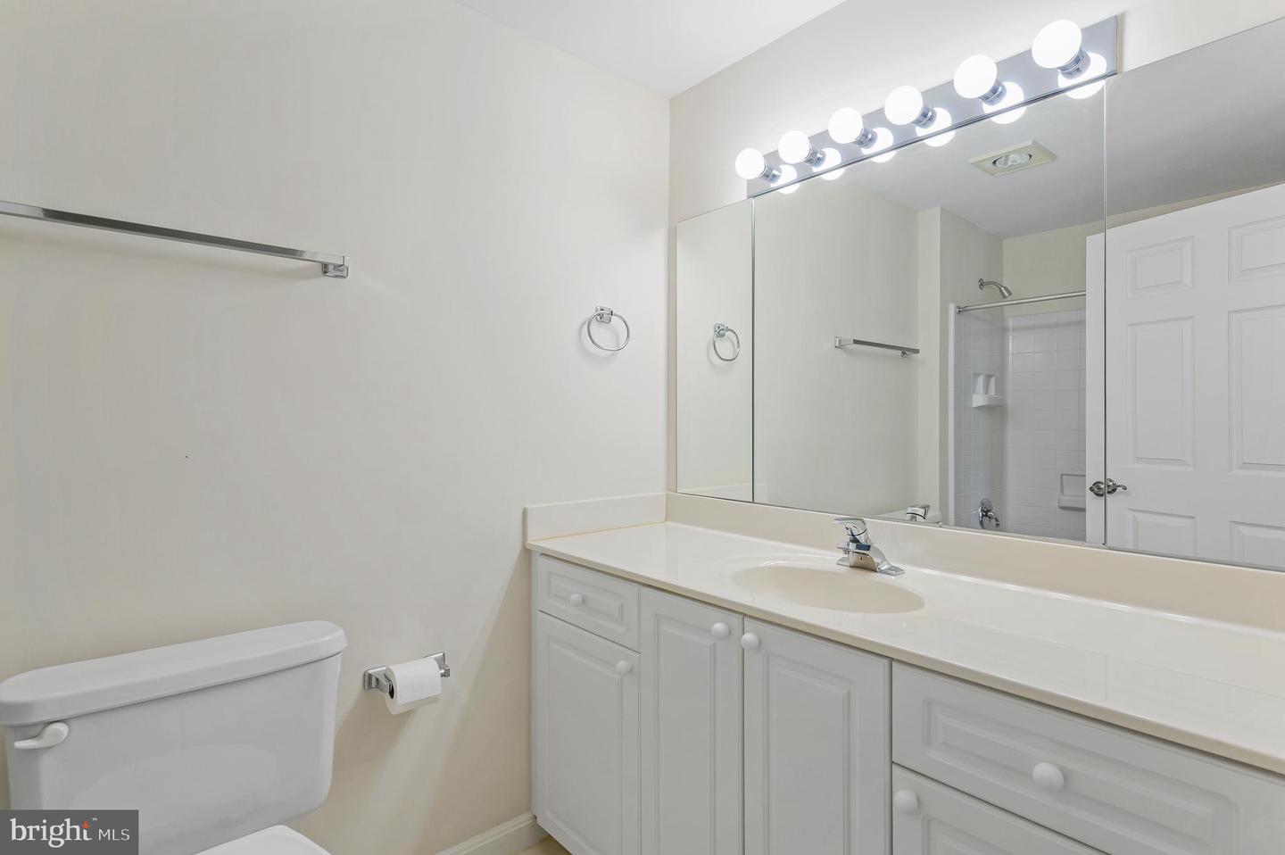 19370 MAGNOLIA GROVE SQ #410, LEESBURG, Virginia 20176, 2 Bedrooms Bedrooms, ,2 BathroomsBathrooms,Residential,For sale,19370 MAGNOLIA GROVE SQ #410,VALO2102090 MLS # VALO2102090