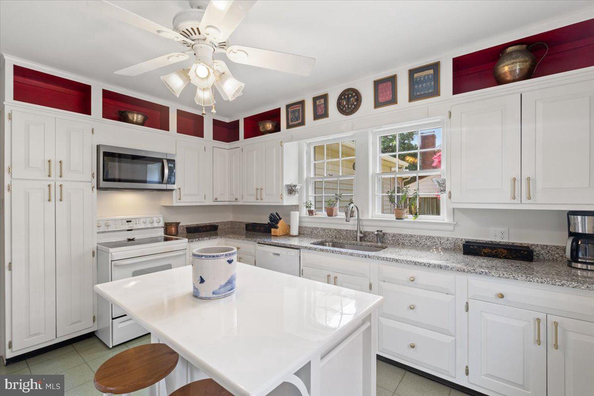 1500 AUGUSTINE AVE, FREDERICKSBURG, Virginia 22401, 5 Bedrooms Bedrooms, ,3 BathroomsBathrooms,Residential,For sale,1500 AUGUSTINE AVE,VAFB2008578 MLS # VAFB2008578