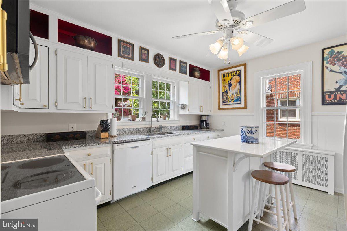 1500 AUGUSTINE AVE, FREDERICKSBURG, Virginia 22401, 5 Bedrooms Bedrooms, ,3 BathroomsBathrooms,Residential,For sale,1500 AUGUSTINE AVE,VAFB2008578 MLS # VAFB2008578
