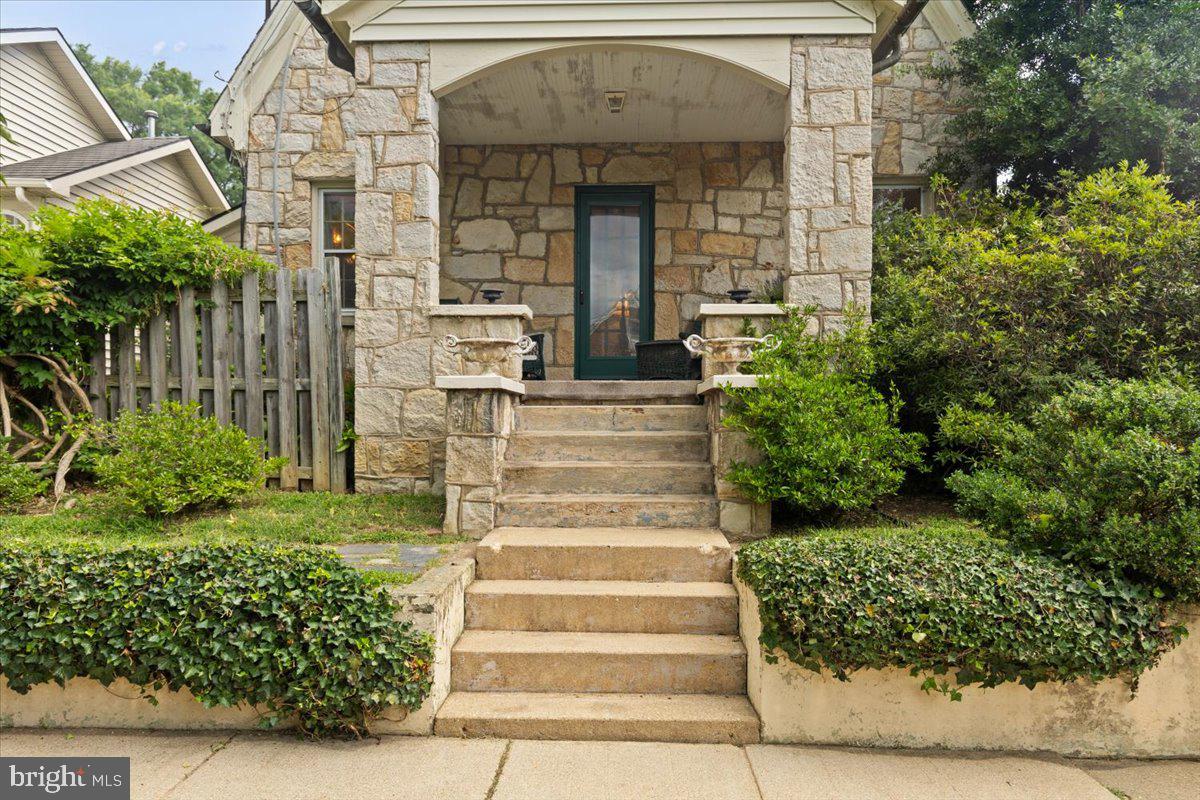 1500 AUGUSTINE AVE, FREDERICKSBURG, Virginia 22401, 5 Bedrooms Bedrooms, ,3 BathroomsBathrooms,Residential,For sale,1500 AUGUSTINE AVE,VAFB2008578 MLS # VAFB2008578