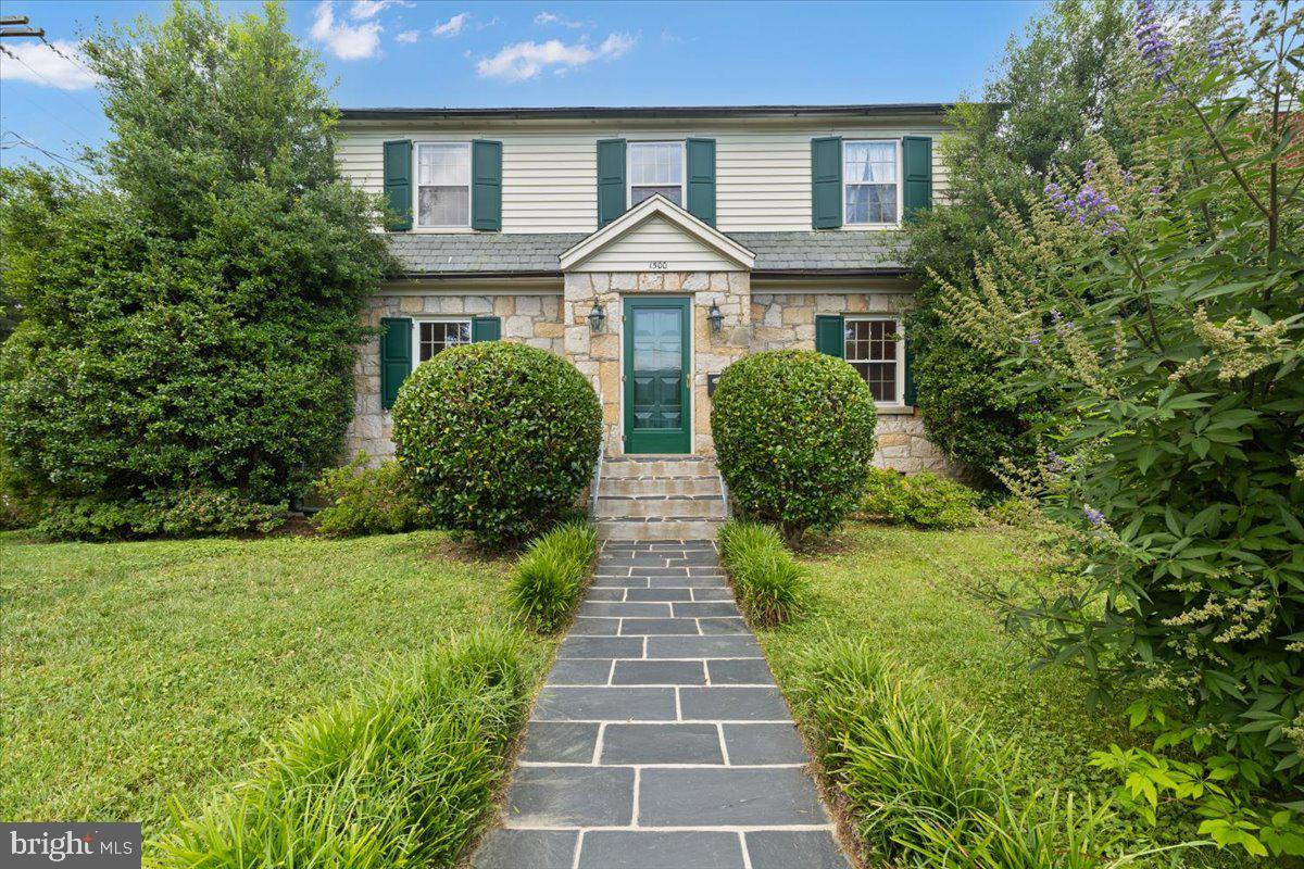 1500 AUGUSTINE AVE, FREDERICKSBURG, Virginia 22401, 5 Bedrooms Bedrooms, ,3 BathroomsBathrooms,Residential,For sale,1500 AUGUSTINE AVE,VAFB2008578 MLS # VAFB2008578