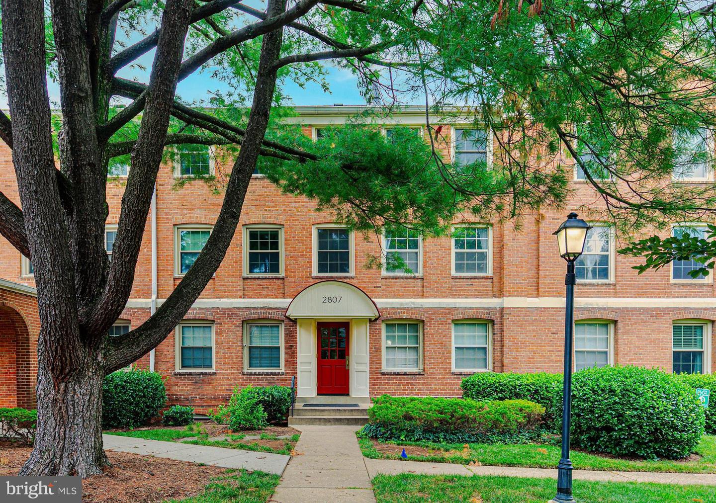 2807 ARLINGTON BLVD #301, ARLINGTON, Virginia 22201, 2 Bedrooms Bedrooms, ,1 BathroomBathrooms,Residential,For sale,2807 ARLINGTON BLVD #301,VAAR2060798 MLS # VAAR2060798
