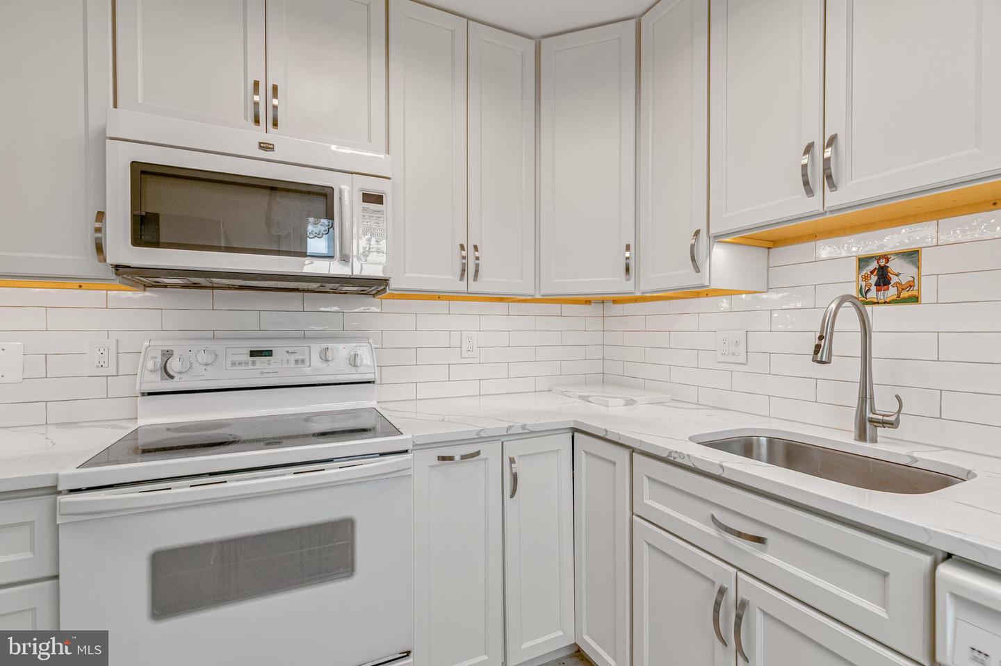 2807 ARLINGTON BLVD #301, ARLINGTON, Virginia 22201, 2 Bedrooms Bedrooms, ,1 BathroomBathrooms,Residential,For sale,2807 ARLINGTON BLVD #301,VAAR2060798 MLS # VAAR2060798