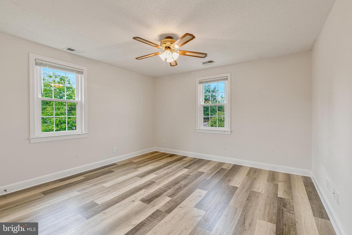 2807 ARLINGTON BLVD #301, ARLINGTON, Virginia 22201, 2 Bedrooms Bedrooms, ,1 BathroomBathrooms,Residential,For sale,2807 ARLINGTON BLVD #301,VAAR2060798 MLS # VAAR2060798