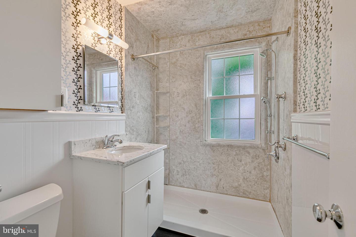 2807 ARLINGTON BLVD #301, ARLINGTON, Virginia 22201, 2 Bedrooms Bedrooms, ,1 BathroomBathrooms,Residential,For sale,2807 ARLINGTON BLVD #301,VAAR2060798 MLS # VAAR2060798