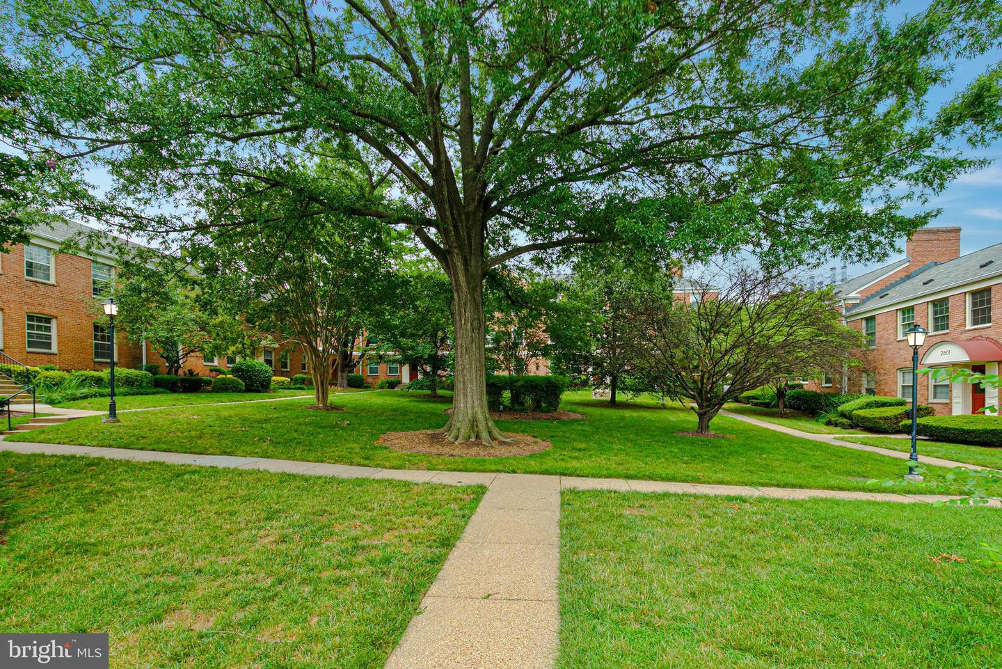 2807 ARLINGTON BLVD #301, ARLINGTON, Virginia 22201, 2 Bedrooms Bedrooms, ,1 BathroomBathrooms,Residential,For sale,2807 ARLINGTON BLVD #301,VAAR2060798 MLS # VAAR2060798