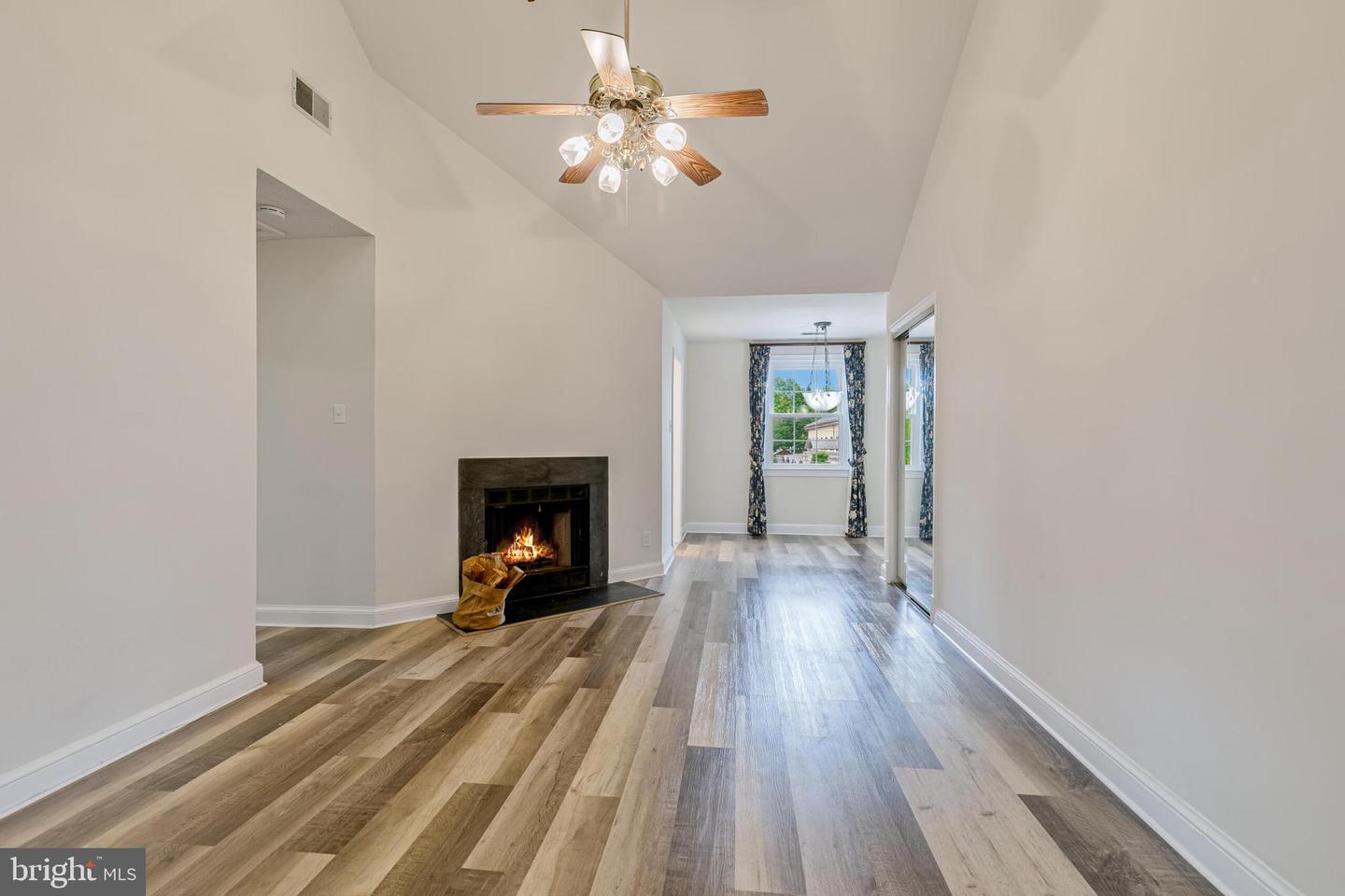 2807 ARLINGTON BLVD #301, ARLINGTON, Virginia 22201, 2 Bedrooms Bedrooms, ,1 BathroomBathrooms,Residential,For sale,2807 ARLINGTON BLVD #301,VAAR2060798 MLS # VAAR2060798