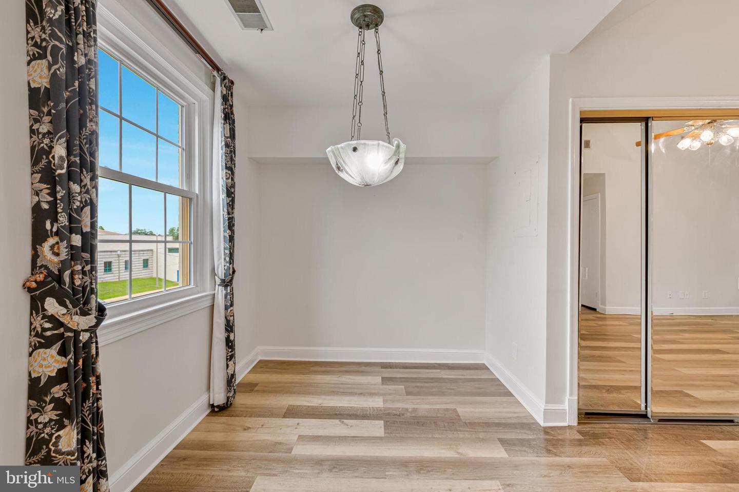 2807 ARLINGTON BLVD #301, ARLINGTON, Virginia 22201, 2 Bedrooms Bedrooms, ,1 BathroomBathrooms,Residential,For sale,2807 ARLINGTON BLVD #301,VAAR2060798 MLS # VAAR2060798
