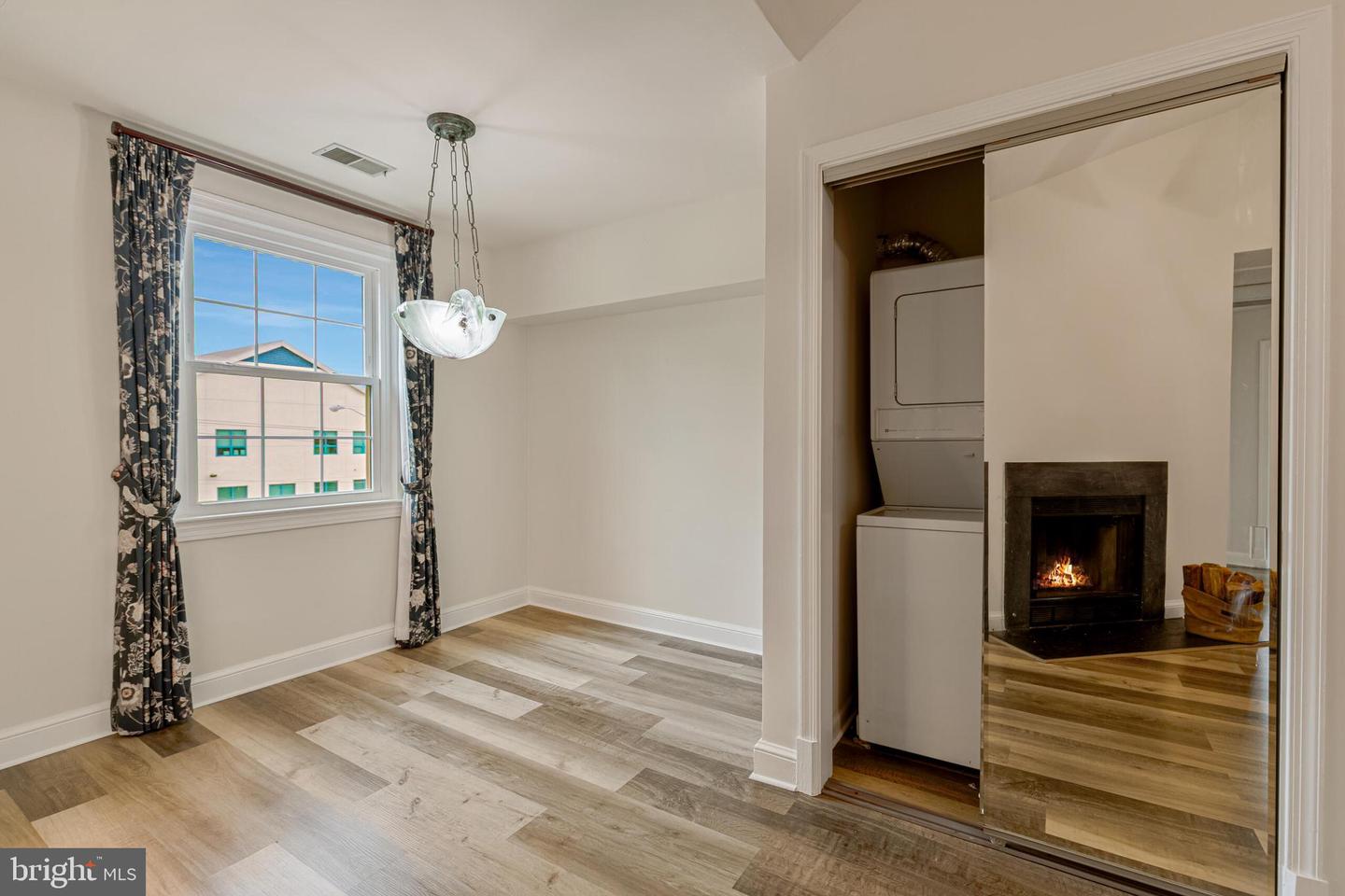 2807 ARLINGTON BLVD #301, ARLINGTON, Virginia 22201, 2 Bedrooms Bedrooms, ,1 BathroomBathrooms,Residential,For sale,2807 ARLINGTON BLVD #301,VAAR2060798 MLS # VAAR2060798