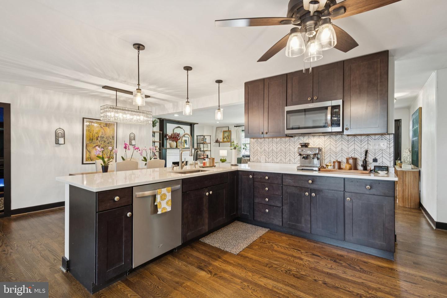 7810 MIDDAY LN, ALEXANDRIA, Virginia 22306, 4 Bedrooms Bedrooms, ,3 BathroomsBathrooms,Residential,For sale,7810 MIDDAY LN,VAFX2255588 MLS # VAFX2255588
