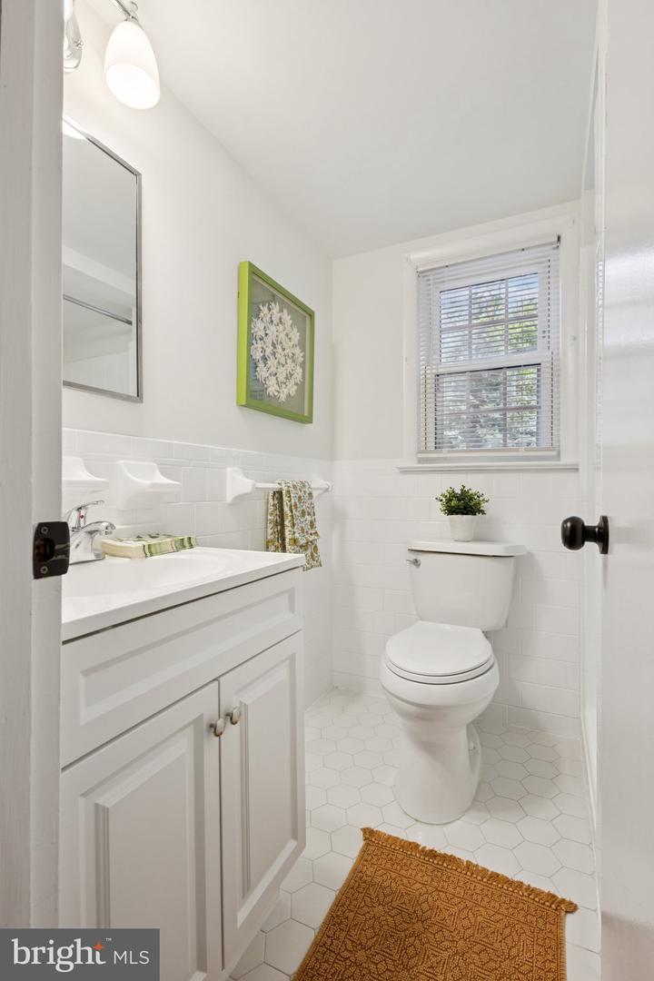 7810 MIDDAY LN, ALEXANDRIA, Virginia 22306, 4 Bedrooms Bedrooms, ,3 BathroomsBathrooms,Residential,For sale,7810 MIDDAY LN,VAFX2255588 MLS # VAFX2255588