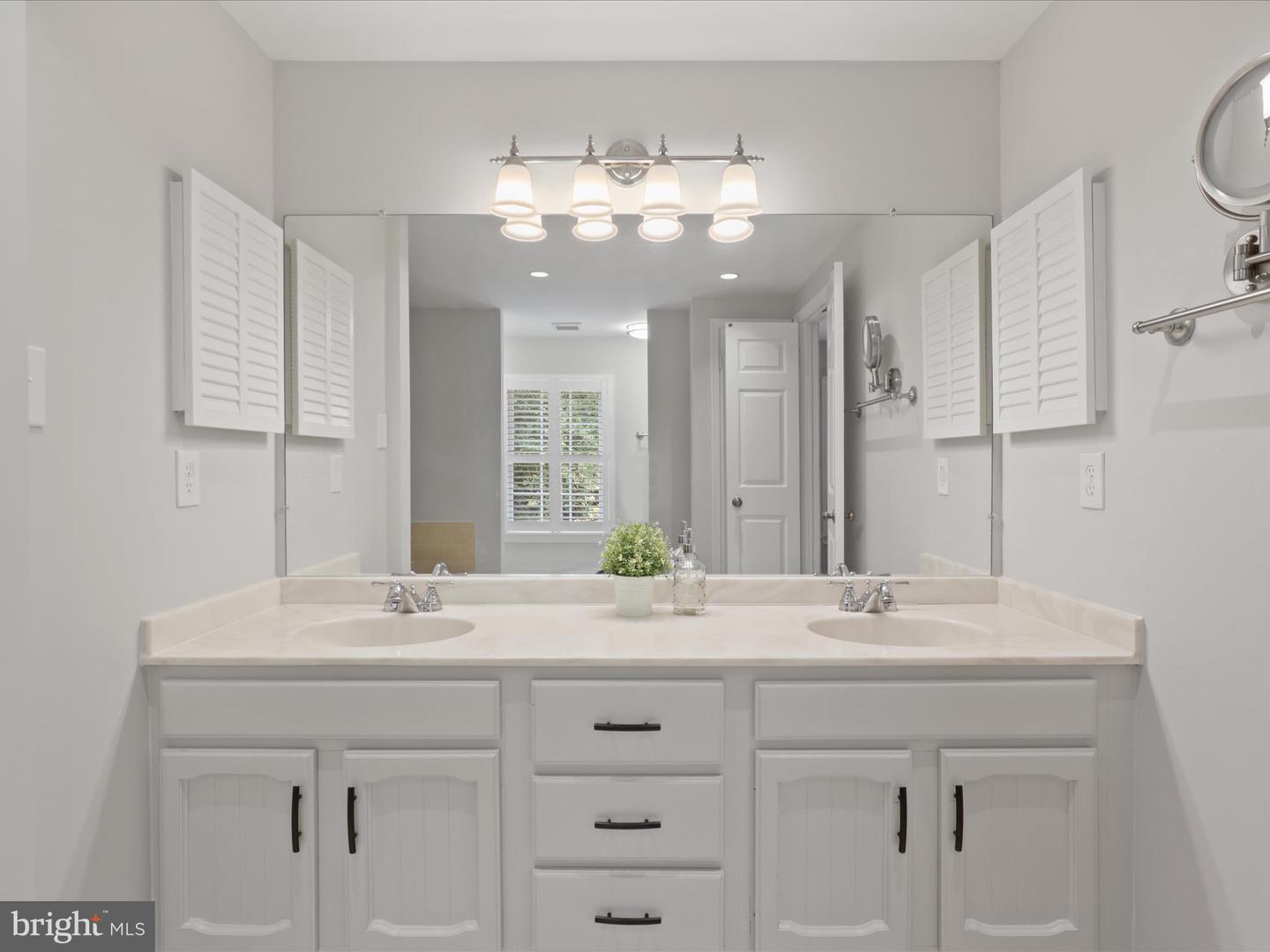 1224 CARPERS FARM WAY, VIENNA, Virginia 22182, 4 Bedrooms Bedrooms, ,4 BathroomsBathrooms,Residential,For sale,1224 CARPERS FARM WAY,VAFX2255682 MLS # VAFX2255682
