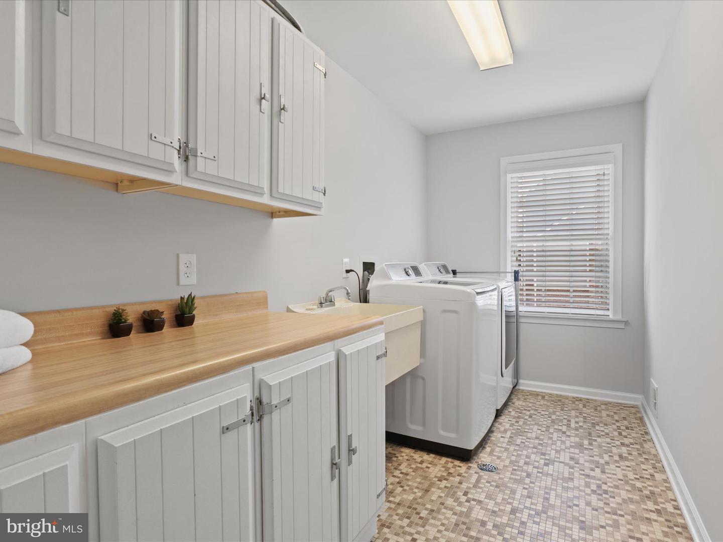 1224 CARPERS FARM WAY, VIENNA, Virginia 22182, 4 Bedrooms Bedrooms, ,4 BathroomsBathrooms,Residential,For sale,1224 CARPERS FARM WAY,VAFX2255682 MLS # VAFX2255682