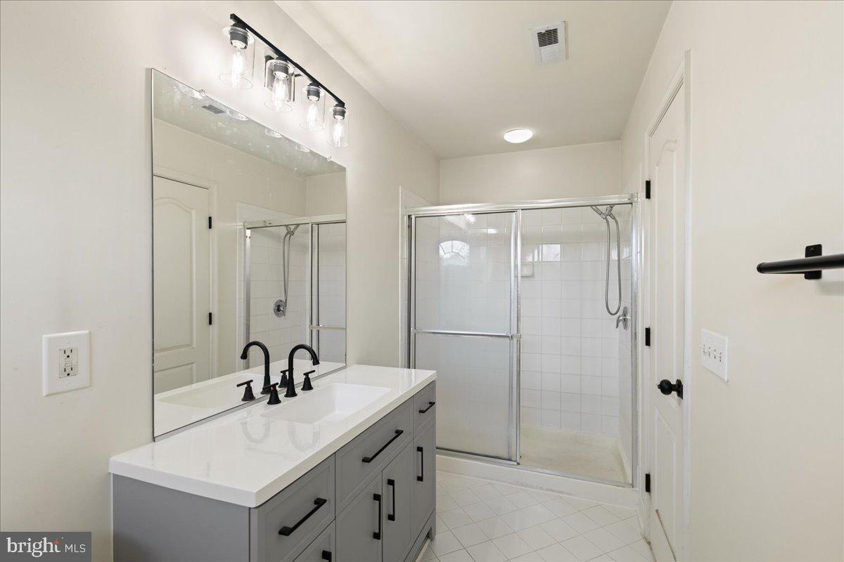 13033 TAXI DR, WOODBRIDGE, Virginia 22193, 3 Bedrooms Bedrooms, ,3 BathroomsBathrooms,Residential,For sale,13033 TAXI DR,VAPW2099318 MLS # VAPW2099318