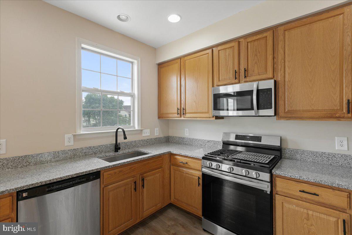 13033 TAXI DR, WOODBRIDGE, Virginia 22193, 3 Bedrooms Bedrooms, ,3 BathroomsBathrooms,Residential,For sale,13033 TAXI DR,VAPW2099318 MLS # VAPW2099318
