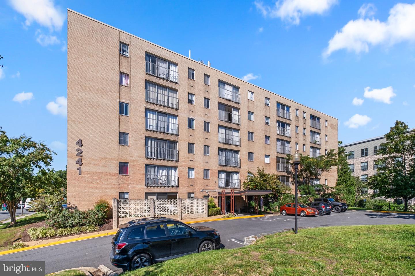 4241 COLUMBIA PIKE #305, ARLINGTON, Virginia 22204, 1 Bedroom Bedrooms, ,1 BathroomBathrooms,Residential,For sale,4241 COLUMBIA PIKE #305,VAAR2060870 MLS # VAAR2060870