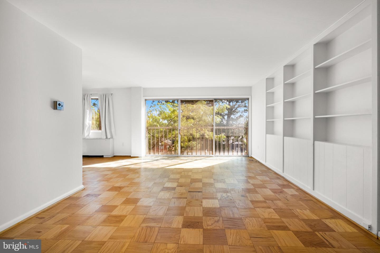 4241 COLUMBIA PIKE #305, ARLINGTON, Virginia 22204, 1 Bedroom Bedrooms, ,1 BathroomBathrooms,Residential,For sale,4241 COLUMBIA PIKE #305,VAAR2060870 MLS # VAAR2060870