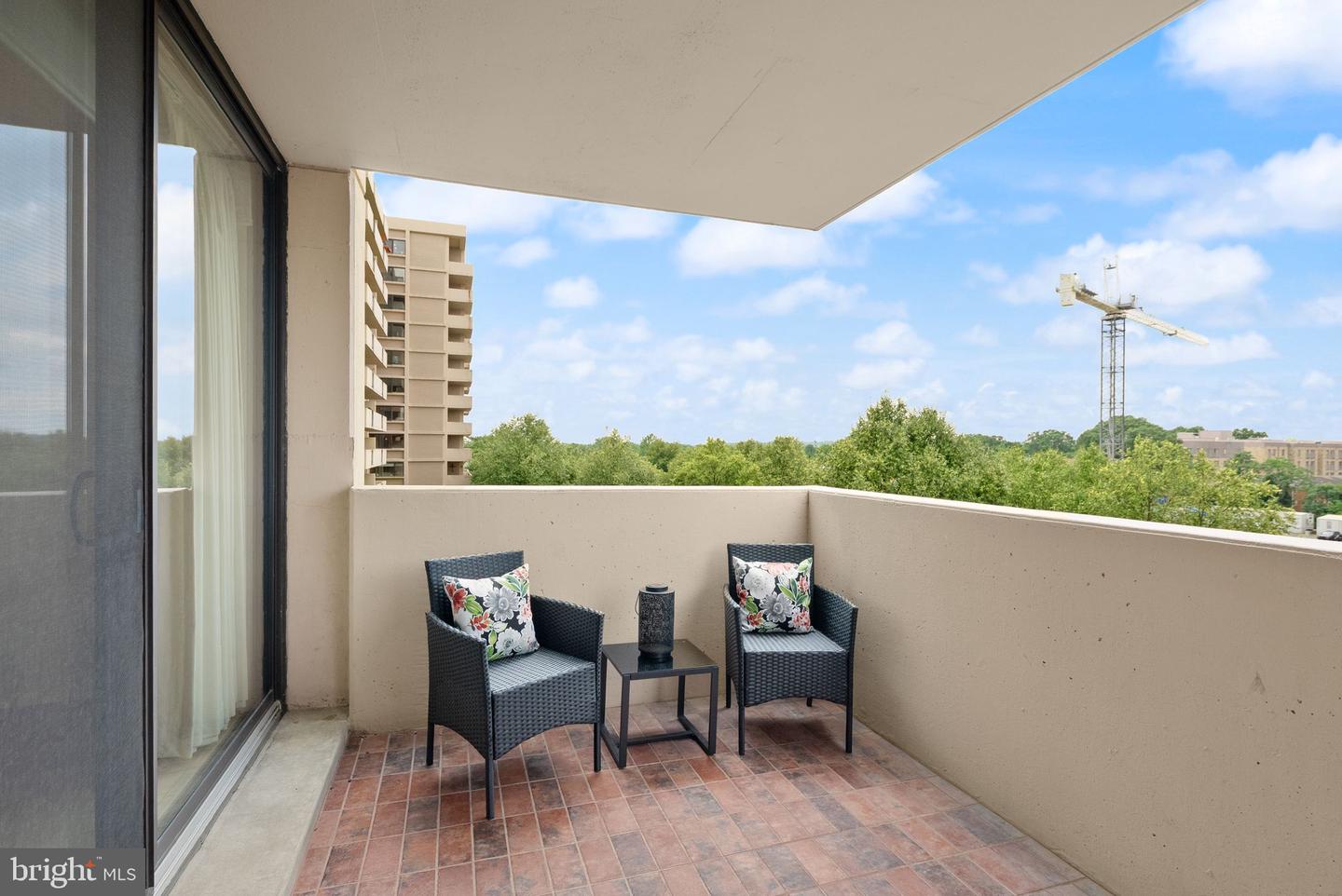 4141 N HENDERSON RD #518, ARLINGTON, Virginia 22203, 2 Bedrooms Bedrooms, ,2 BathroomsBathrooms,Residential,For sale,4141 N HENDERSON RD #518,VAAR2060874 MLS # VAAR2060874