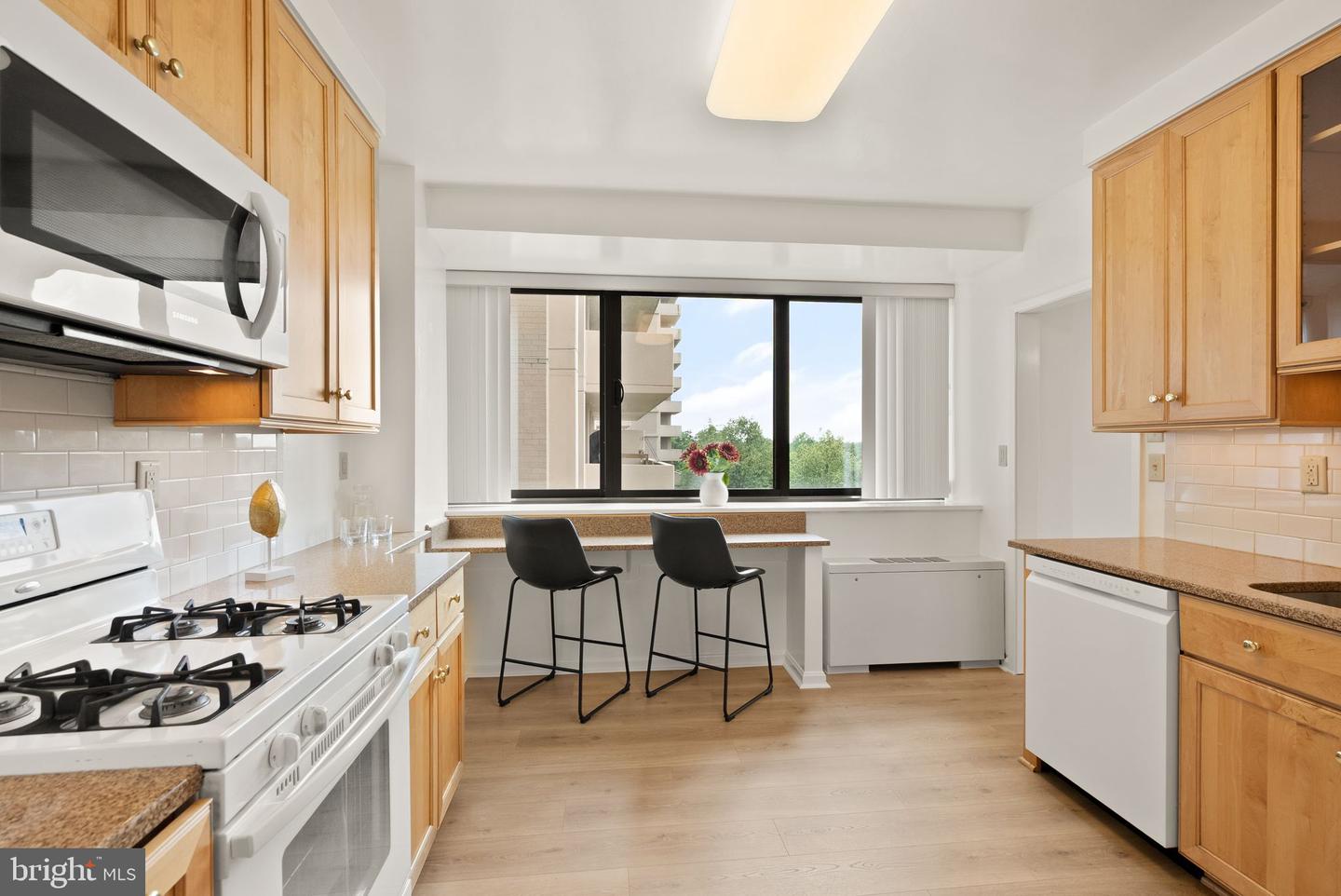 4141 N HENDERSON RD #518, ARLINGTON, Virginia 22203, 2 Bedrooms Bedrooms, ,2 BathroomsBathrooms,Residential,For sale,4141 N HENDERSON RD #518,VAAR2060874 MLS # VAAR2060874