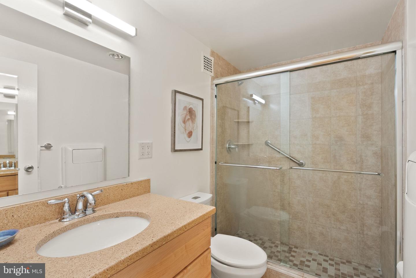 4141 N HENDERSON RD #518, ARLINGTON, Virginia 22203, 2 Bedrooms Bedrooms, ,2 BathroomsBathrooms,Residential,For sale,4141 N HENDERSON RD #518,VAAR2060874 MLS # VAAR2060874