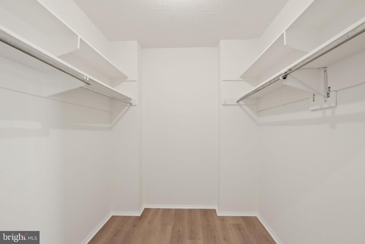 4141 N HENDERSON RD #518, ARLINGTON, Virginia 22203, 2 Bedrooms Bedrooms, ,2 BathroomsBathrooms,Residential,For sale,4141 N HENDERSON RD #518,VAAR2060874 MLS # VAAR2060874