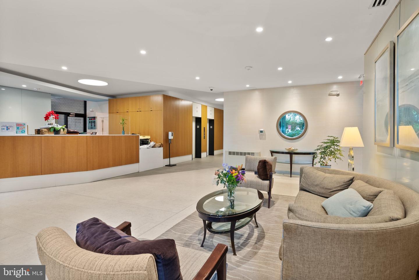 4141 N HENDERSON RD #518, ARLINGTON, Virginia 22203, 2 Bedrooms Bedrooms, ,2 BathroomsBathrooms,Residential,For sale,4141 N HENDERSON RD #518,VAAR2060874 MLS # VAAR2060874