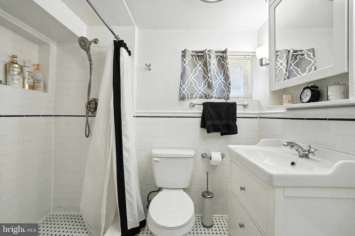 5718 3RD ST NW, WASHINGTON, District Of Columbia 20011, 4 Bedrooms Bedrooms, ,3 BathroomsBathrooms,Residential,For sale,5718 3RD ST NW,DCDC2210664 MLS # DCDC2210664