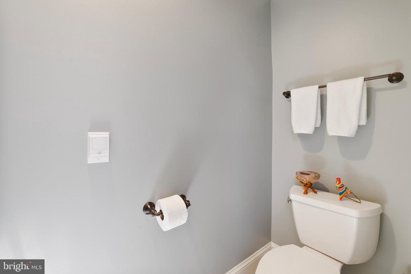1732 BAY ST SE #1, WASHINGTON, District Of Columbia 20003, 2 Bedrooms Bedrooms, 5 Rooms Rooms,2 BathroomsBathrooms,Residential,For sale,1732 BAY ST SE #1,DCDC2210698 MLS # DCDC2210698