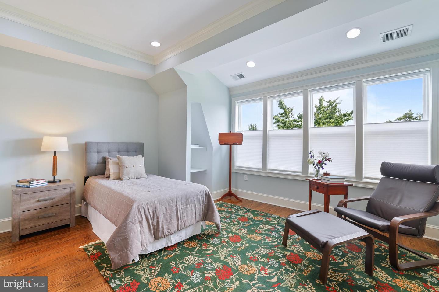 1732 BAY ST SE #1, WASHINGTON, District Of Columbia 20003, 2 Bedrooms Bedrooms, 5 Rooms Rooms,2 BathroomsBathrooms,Residential,For sale,1732 BAY ST SE #1,DCDC2210698 MLS # DCDC2210698