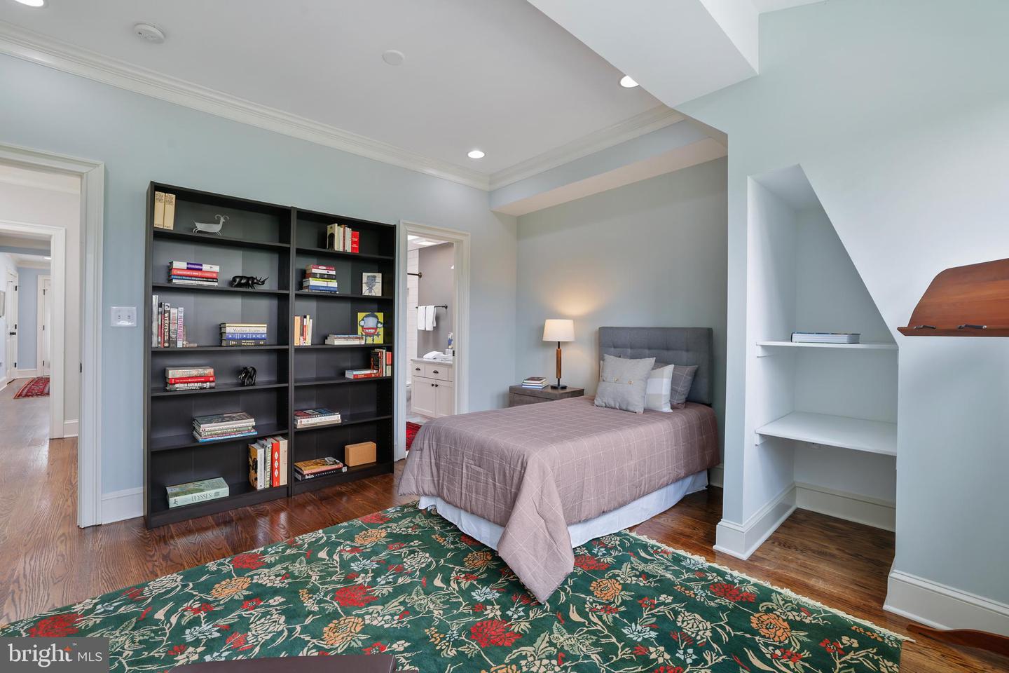 1732 BAY ST SE #1, WASHINGTON, District Of Columbia 20003, 2 Bedrooms Bedrooms, 5 Rooms Rooms,2 BathroomsBathrooms,Residential,For sale,1732 BAY ST SE #1,DCDC2210698 MLS # DCDC2210698