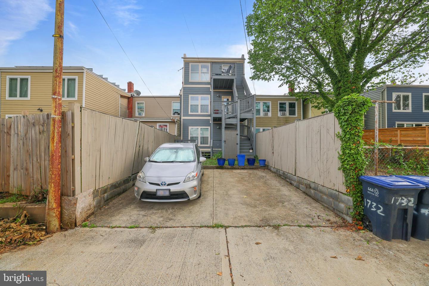 1732 BAY ST SE #1, WASHINGTON, District Of Columbia 20003, 2 Bedrooms Bedrooms, 5 Rooms Rooms,2 BathroomsBathrooms,Residential,For sale,1732 BAY ST SE #1,DCDC2210698 MLS # DCDC2210698