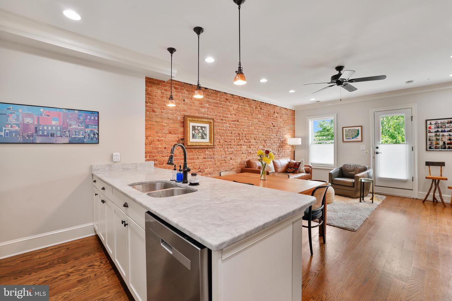 1732 BAY ST SE #1, WASHINGTON, District Of Columbia 20003, 2 Bedrooms Bedrooms, 5 Rooms Rooms,2 BathroomsBathrooms,Residential,For sale,1732 BAY ST SE #1,DCDC2210698 MLS # DCDC2210698