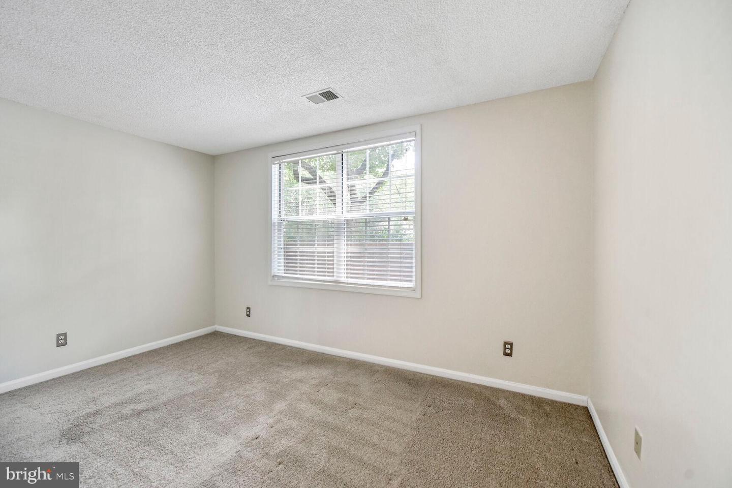 3804 GREEN RIDGE CT #101, FAIRFAX, Virginia 22033, 2 Bedrooms Bedrooms, ,2 BathroomsBathrooms,Residential,For sale,3804 GREEN RIDGE CT #101,VAFX2255910 MLS # VAFX2255910