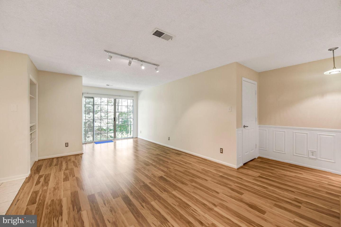 3804 GREEN RIDGE CT #101, FAIRFAX, Virginia 22033, 2 Bedrooms Bedrooms, ,2 BathroomsBathrooms,Residential,For sale,3804 GREEN RIDGE CT #101,VAFX2255910 MLS # VAFX2255910
