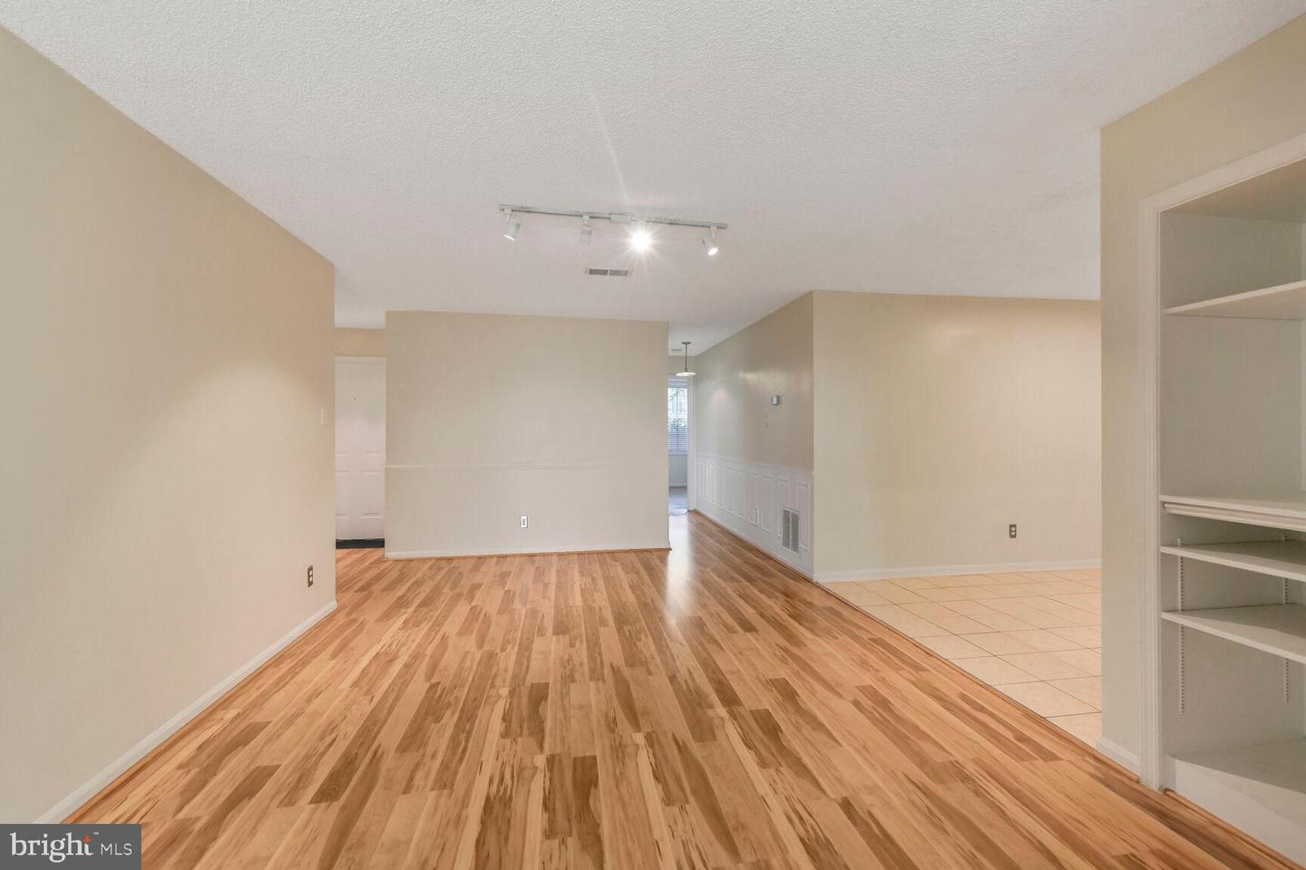 3804 GREEN RIDGE CT #101, FAIRFAX, Virginia 22033, 2 Bedrooms Bedrooms, ,2 BathroomsBathrooms,Residential,For sale,3804 GREEN RIDGE CT #101,VAFX2255910 MLS # VAFX2255910