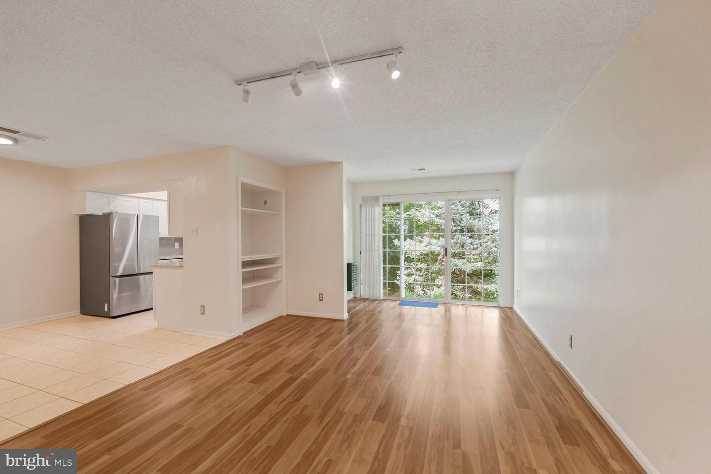 3804 GREEN RIDGE CT #101, FAIRFAX, Virginia 22033, 2 Bedrooms Bedrooms, ,2 BathroomsBathrooms,Residential,For sale,3804 GREEN RIDGE CT #101,VAFX2255910 MLS # VAFX2255910