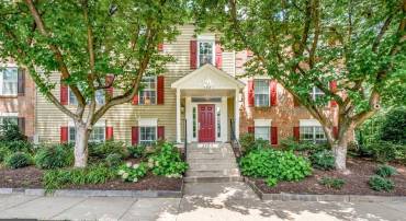 3804 GREEN RIDGE CT #101, FAIRFAX, Virginia 22033, 2 Bedrooms Bedrooms, ,2 BathroomsBathrooms,Residential,For sale,3804 GREEN RIDGE CT #101,VAFX2255910 MLS # VAFX2255910