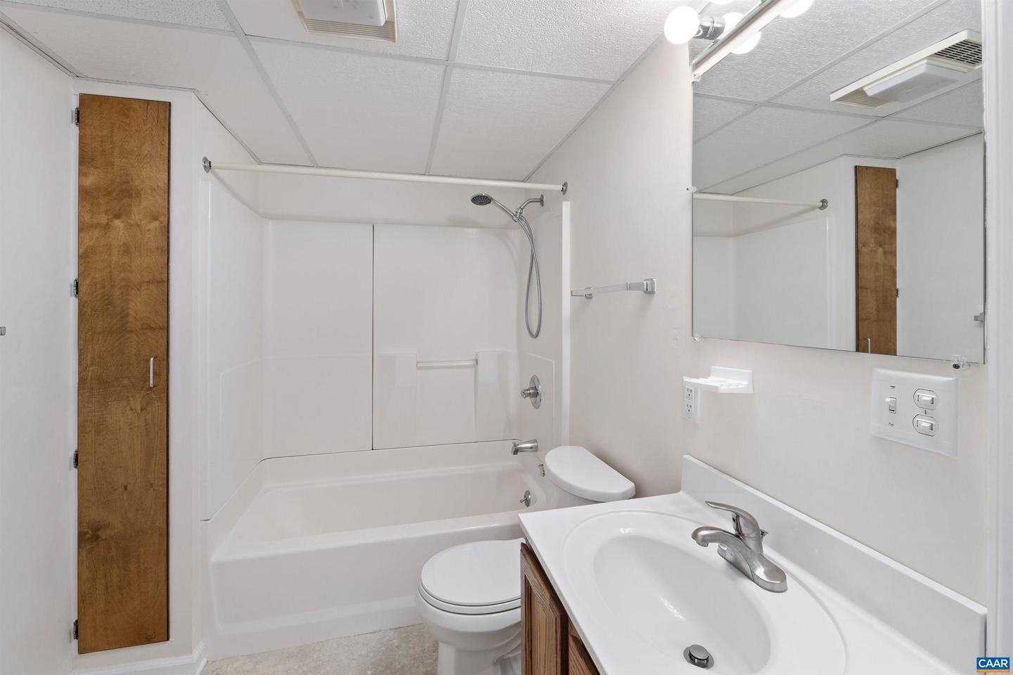 2612 LAWRENCE RD, CHARLOTTESVILLE, Virginia 22901, 4 Bedrooms Bedrooms, ,3 BathroomsBathrooms,Residential,For sale,2612 LAWRENCE RD,666839 MLS # 666839
