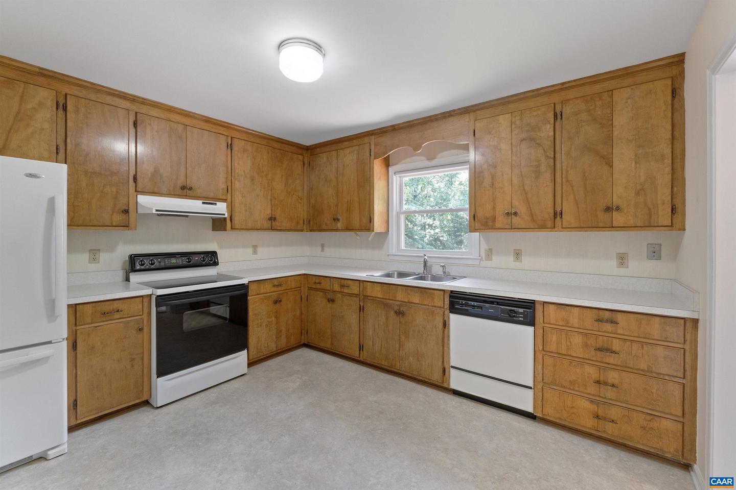 2612 LAWRENCE RD, CHARLOTTESVILLE, Virginia 22901, 4 Bedrooms Bedrooms, ,3 BathroomsBathrooms,Residential,For sale,2612 LAWRENCE RD,666839 MLS # 666839