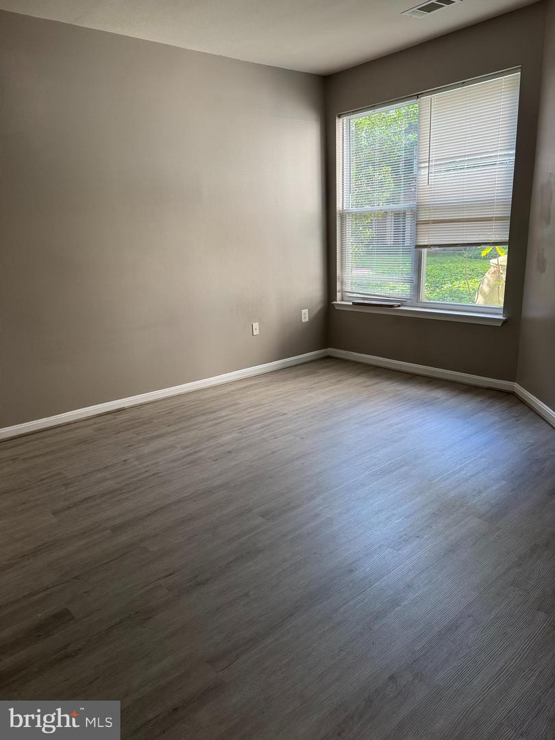 2791 CENTERBORO DR #186, VIENNA, Virginia 22181, 2 Bedrooms Bedrooms, ,2 BathroomsBathrooms,Residential,For sale,2791 CENTERBORO DR #186,VAFX2256028 MLS # VAFX2256028