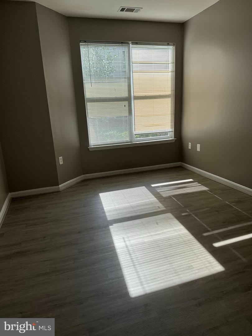2791 CENTERBORO DR #186, VIENNA, Virginia 22181, 2 Bedrooms Bedrooms, ,2 BathroomsBathrooms,Residential,For sale,2791 CENTERBORO DR #186,VAFX2256028 MLS # VAFX2256028
